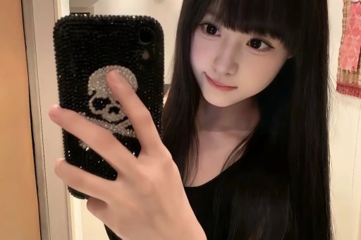 白冰偷税被查后续：掉粉太猛或面临巨额赔偿仍住上海千平别墅